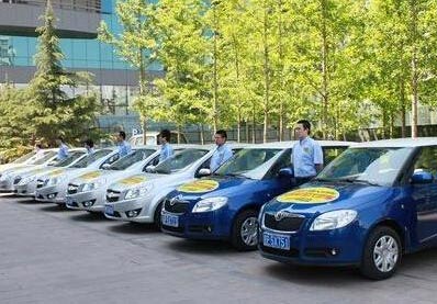 成都租車網(wǎng)：國慶節(jié)租車出行，現(xiàn)在是最后的訂車機(jī)會
