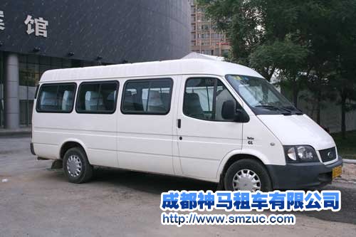 成都租輛中巴車一天多少錢